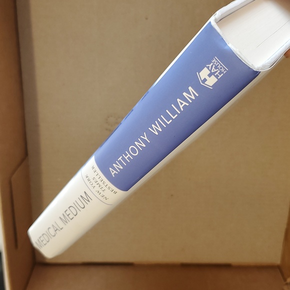 ☤ Medical Medium: Secrets Behind Chronic and Mystery Illness 📚 - Picture 3 of 12